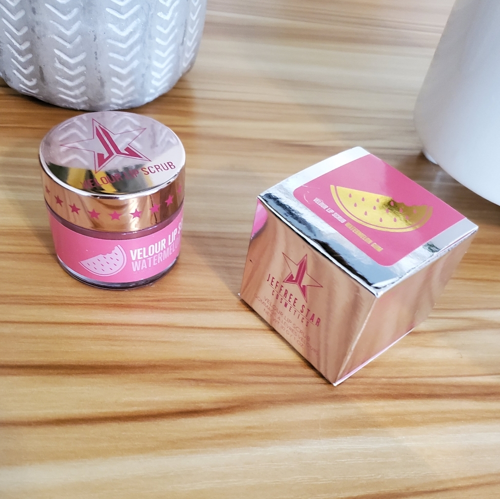 JSC Watermelon Gum Lip Scrub
